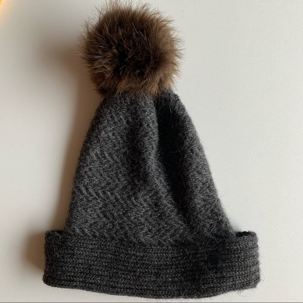 Alpaca wool hat with recycled fur pompon